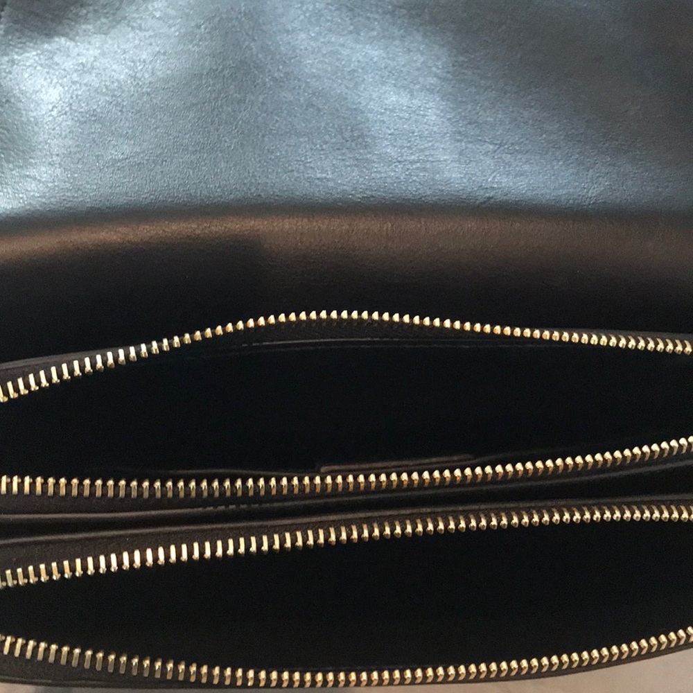 Salvatore Ferragamo Fiore Black Calfskin Handbag - Picture 5 of 6